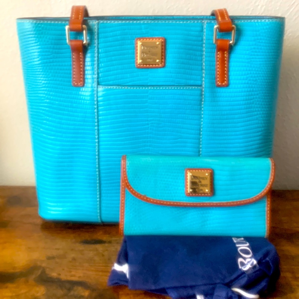 Dooney & Bourke Aqua Blue 🌊🐠
